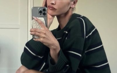 From London to NYC, Elegant Women Keep Wearing This Rich-Looking Cashmere Jumper—It’s Still In Stock