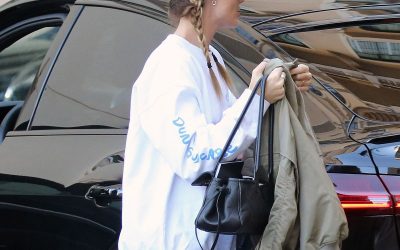 It’s Impossible to Not Look Like a Cool Fashion Girl When Wearing These Elegant It Sneakers With Leggings