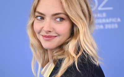 From a French Architect to a Dutch Photographer, Cool Women Love Amanda Seyfried’s Shoe-and-Dress Combo