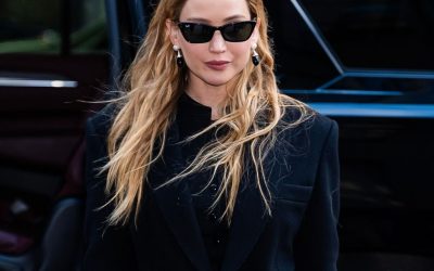 When L.A. Girls Wear Leggings or Sweatpants, They Pair Them With Jennifer Lawrence’s $35 Slides