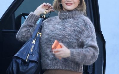 It’s Official: Leggings In This Exact Colour Look x100 Times More Up-to-Date