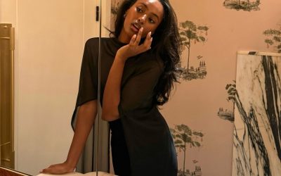 If You Want to Really Wow People With Your Scent, You Should Know This Quick, Hot-Spotting Technique