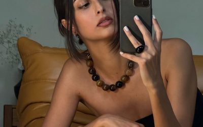 From “Bouche Mordue” to Hair Pins, French Women Are Already Setting These Year-Defining Beauty Trends