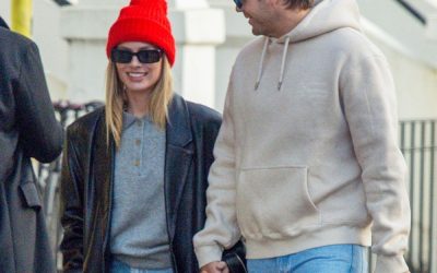 Margot Robbie Just Wore Her Cigarette Jeans With the Trainers You Probably Already Have